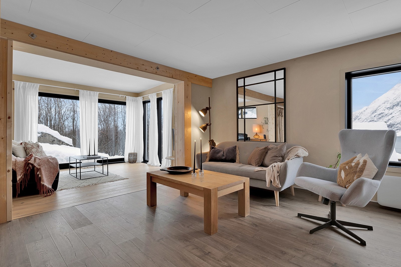 Boligen har en romslig og meget koselig stue. Galleribilde