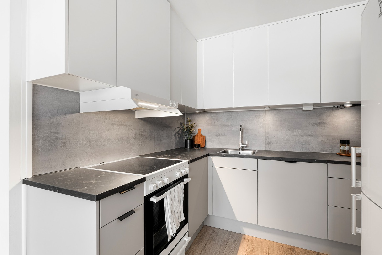 Moderne og pent kjøkken fra 2025. Galleribilde