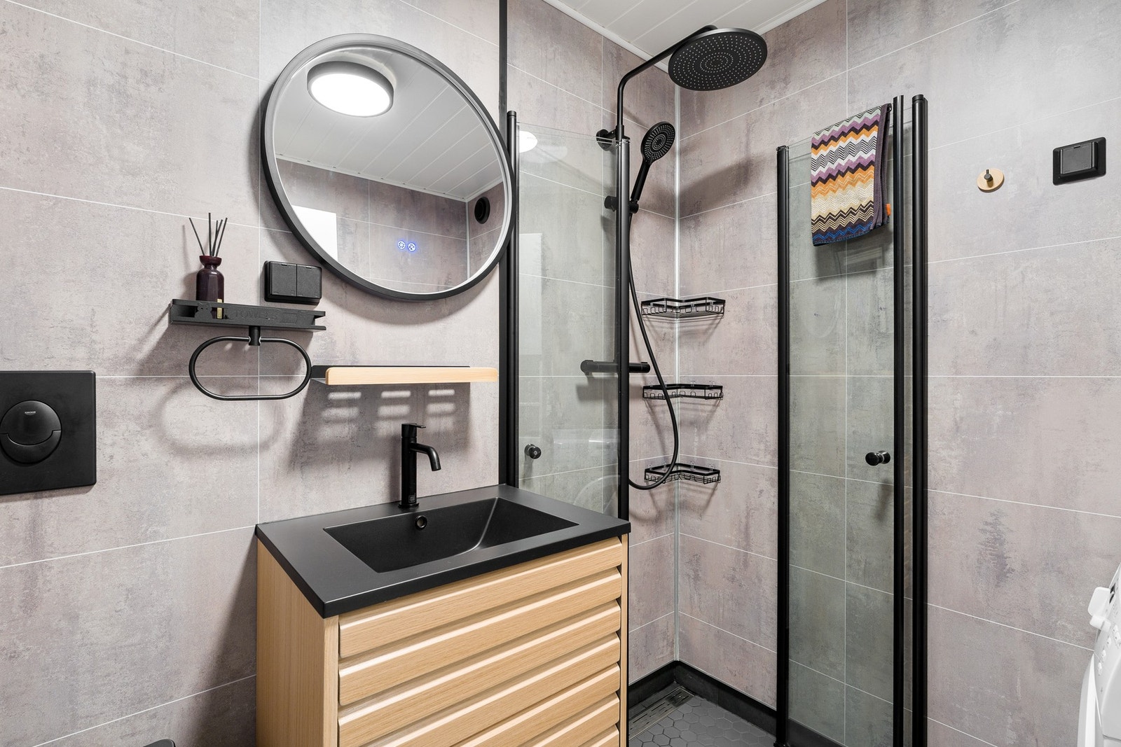 Badet er oppgradert med tidsriktige farger og materialer. Galleribilde