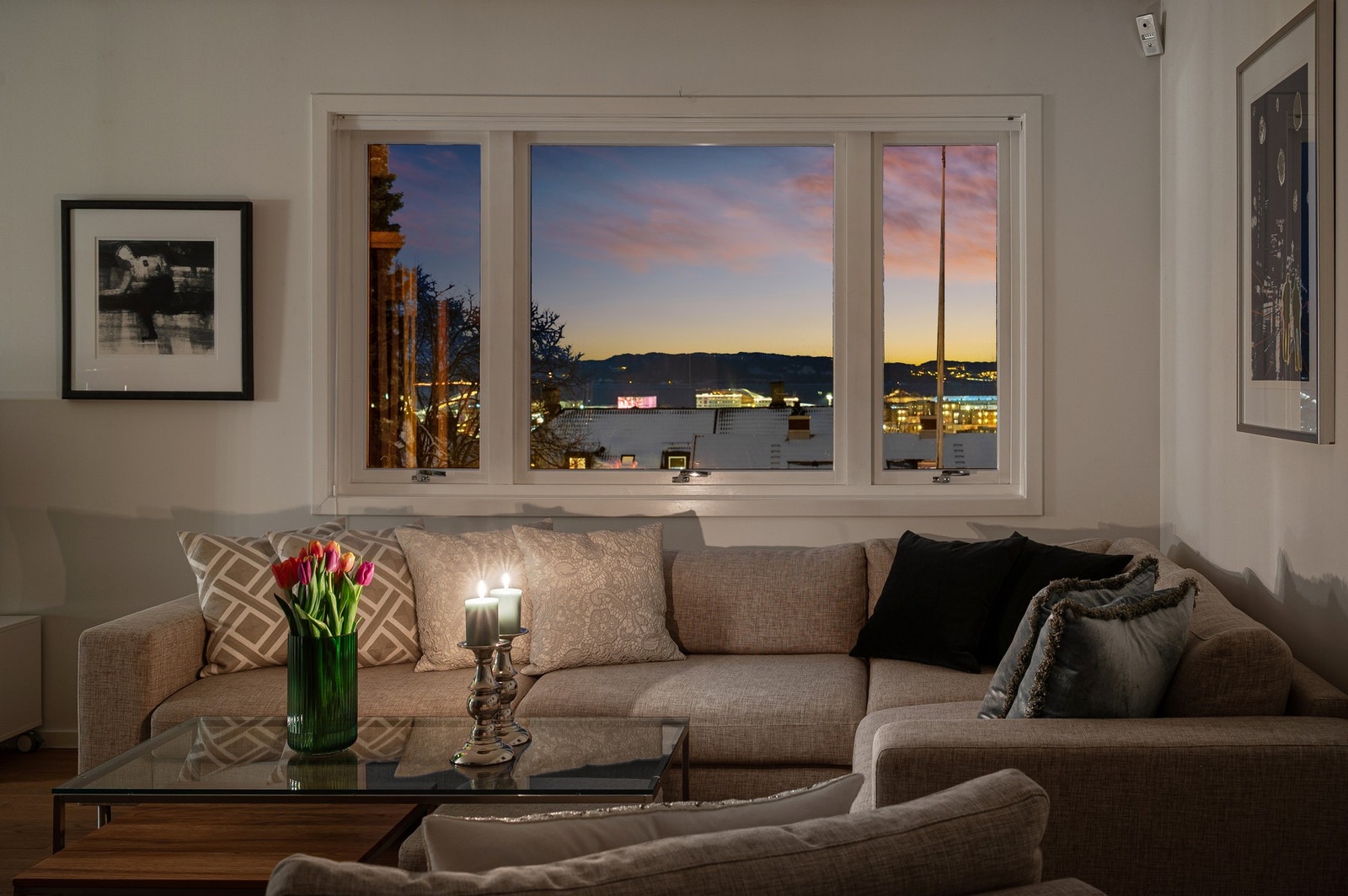 Fantastisk utsikt mot byen og fjorden! Galleribilde