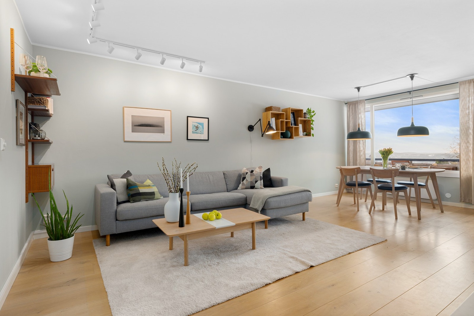 Smakfull 4-roms selveierleilighet beliggende i byggets 3. etasje. Galleribilde