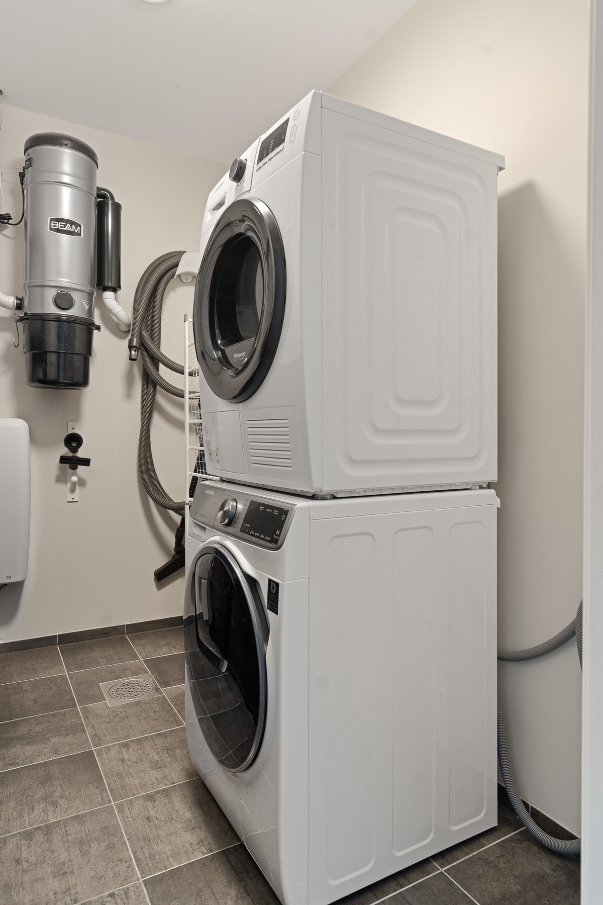 Eget vaskerom/teknisk rom i 1. etg Galleribilde