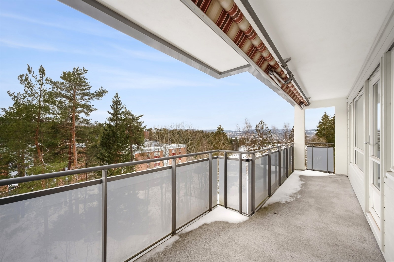 En stor og gjennomgående 4-roms selveierleilighet med ikke bare èn men to balkonger. Foto: Martine Eren Studio Galleribilde