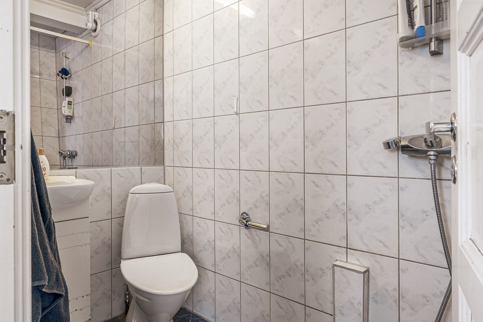 Bad til kjellerleiligheten Galleribilde