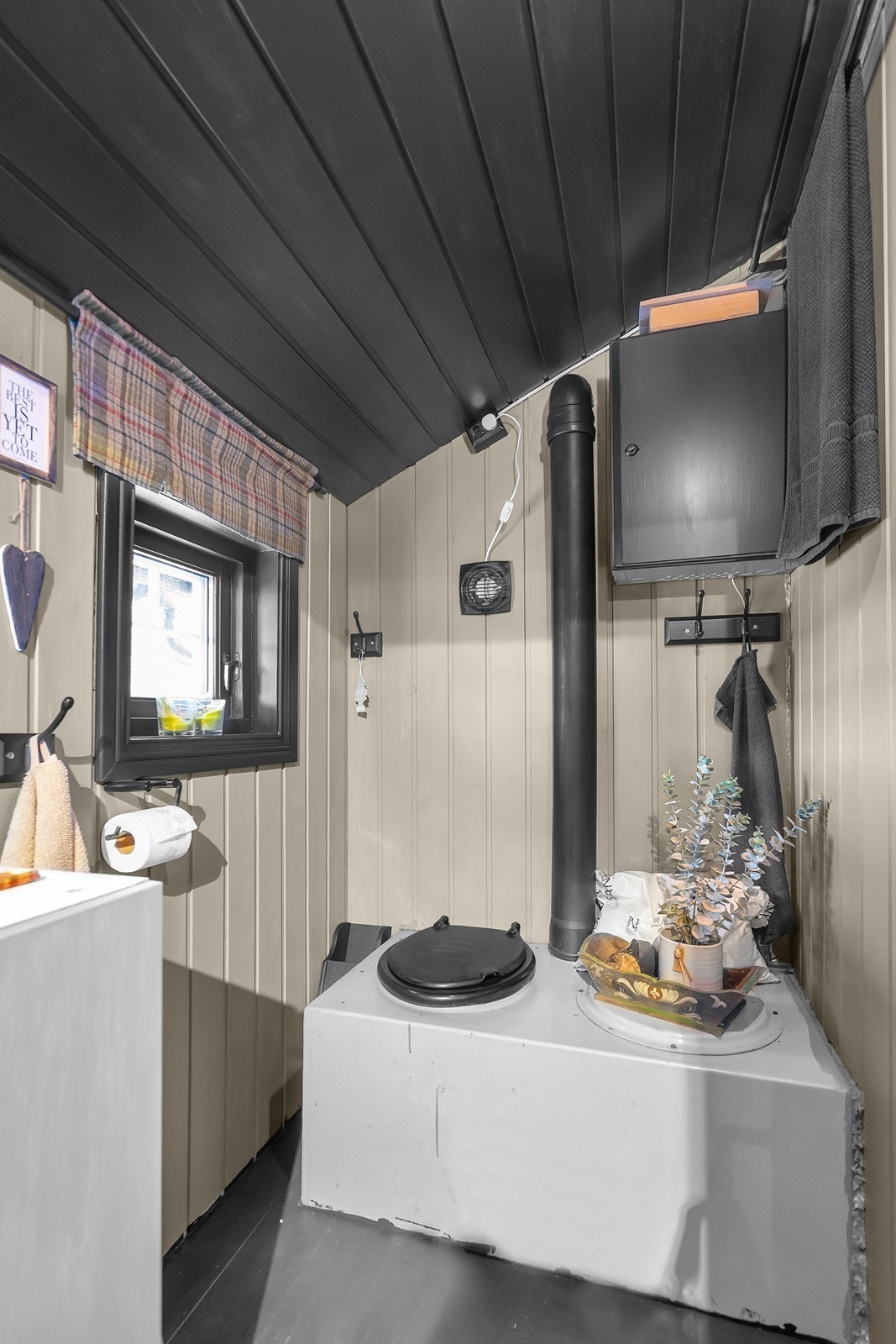 Toalettrom; det er kammertoalett på hytta Galleribilde