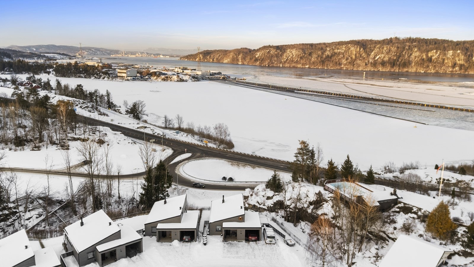 Nærhet og utsikt til fjorden Galleribilde