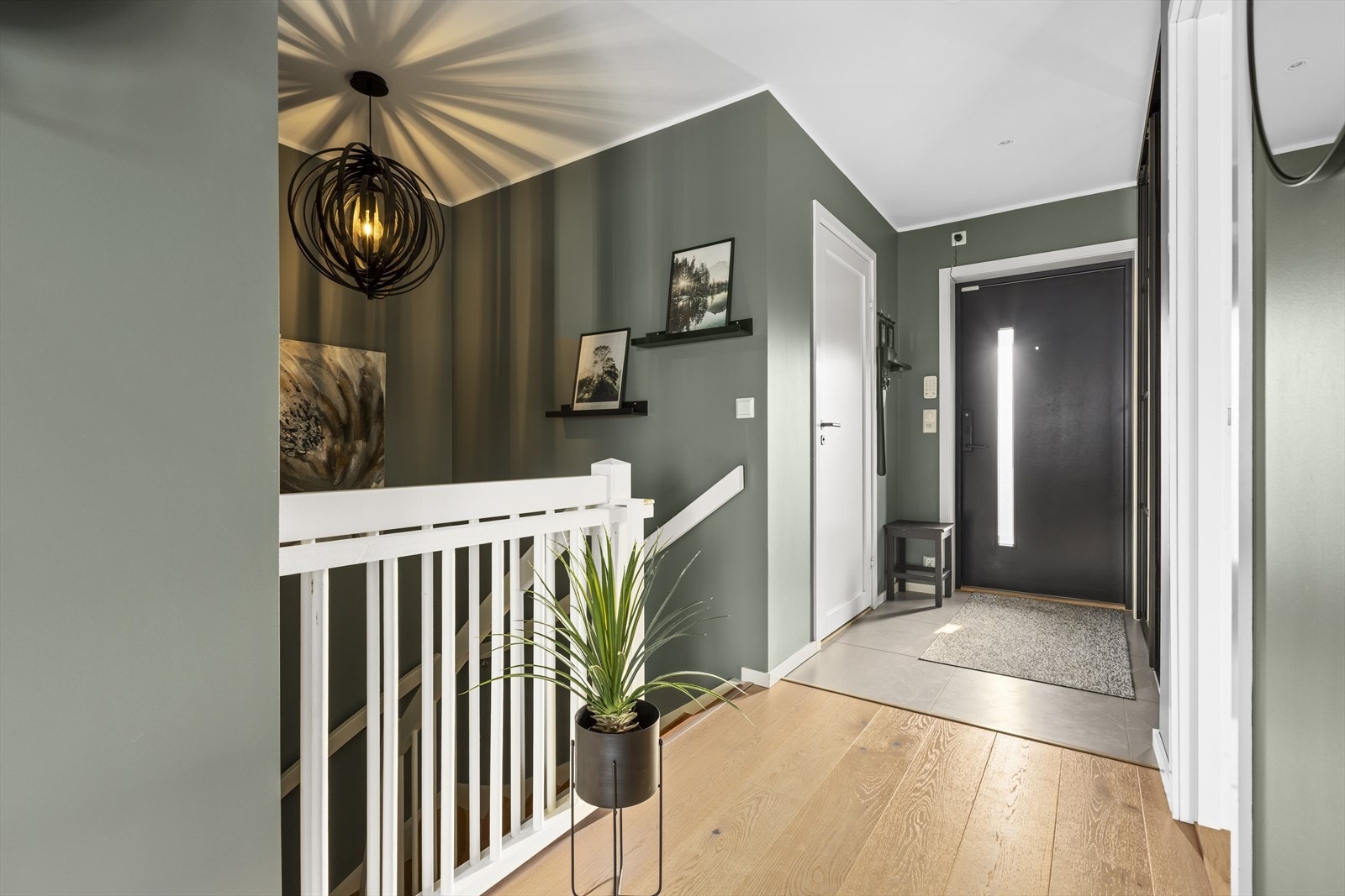 Velkommen inn - varmekable i entré Galleribilde