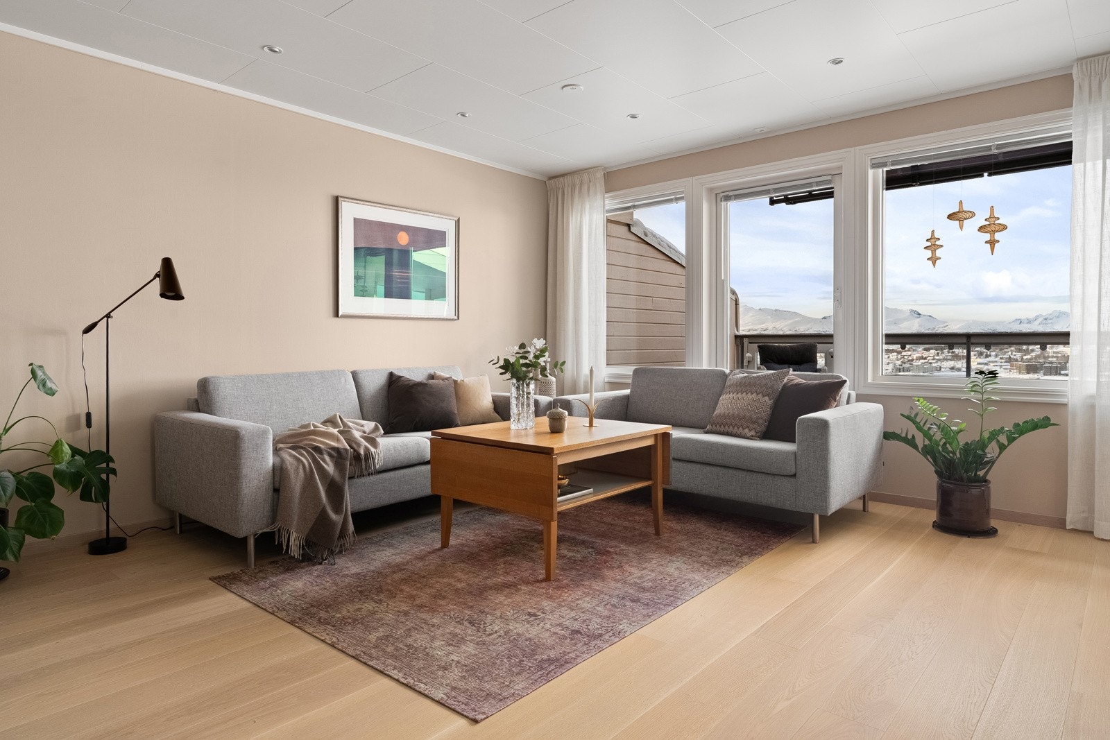 Velkommen til Elvhusvegen 55B - Presentert av Anders Karlstrøm