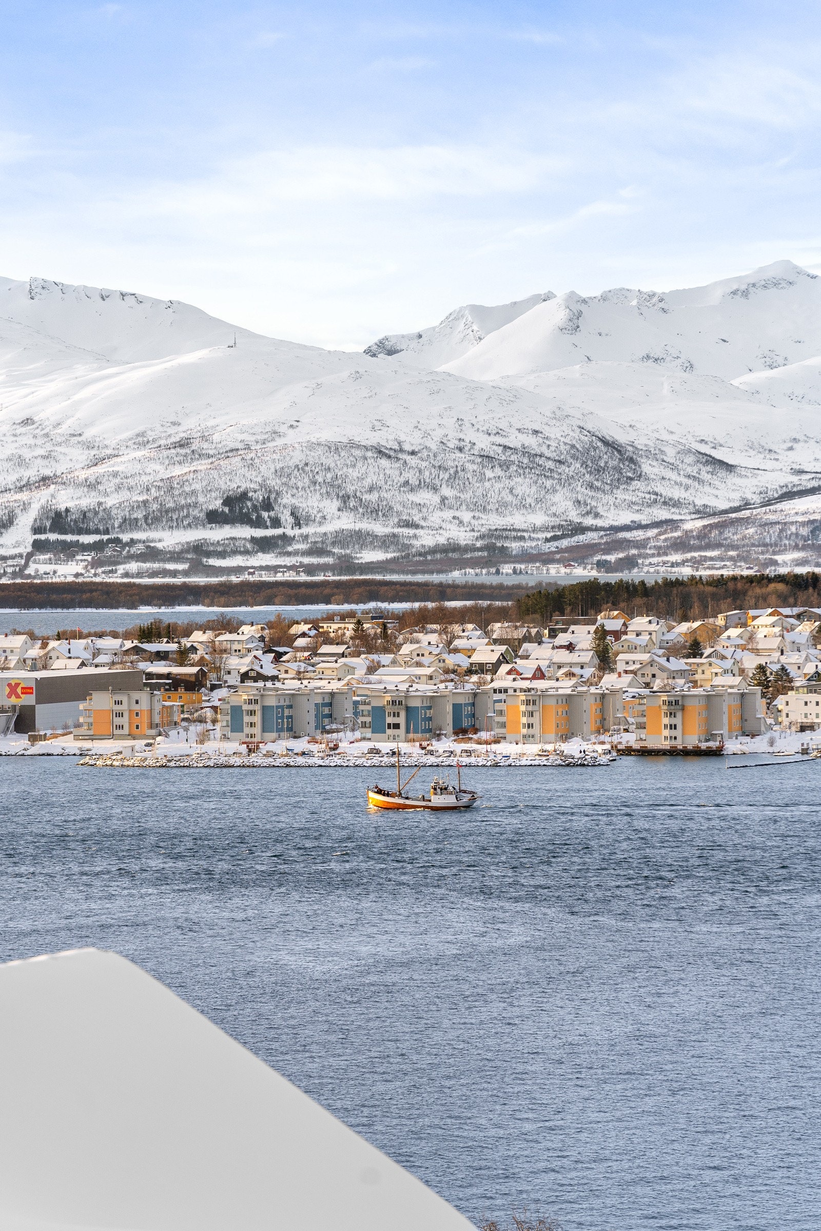 Med orientering mot vest, er det helt optimale sol- og utsiktsforhold her.