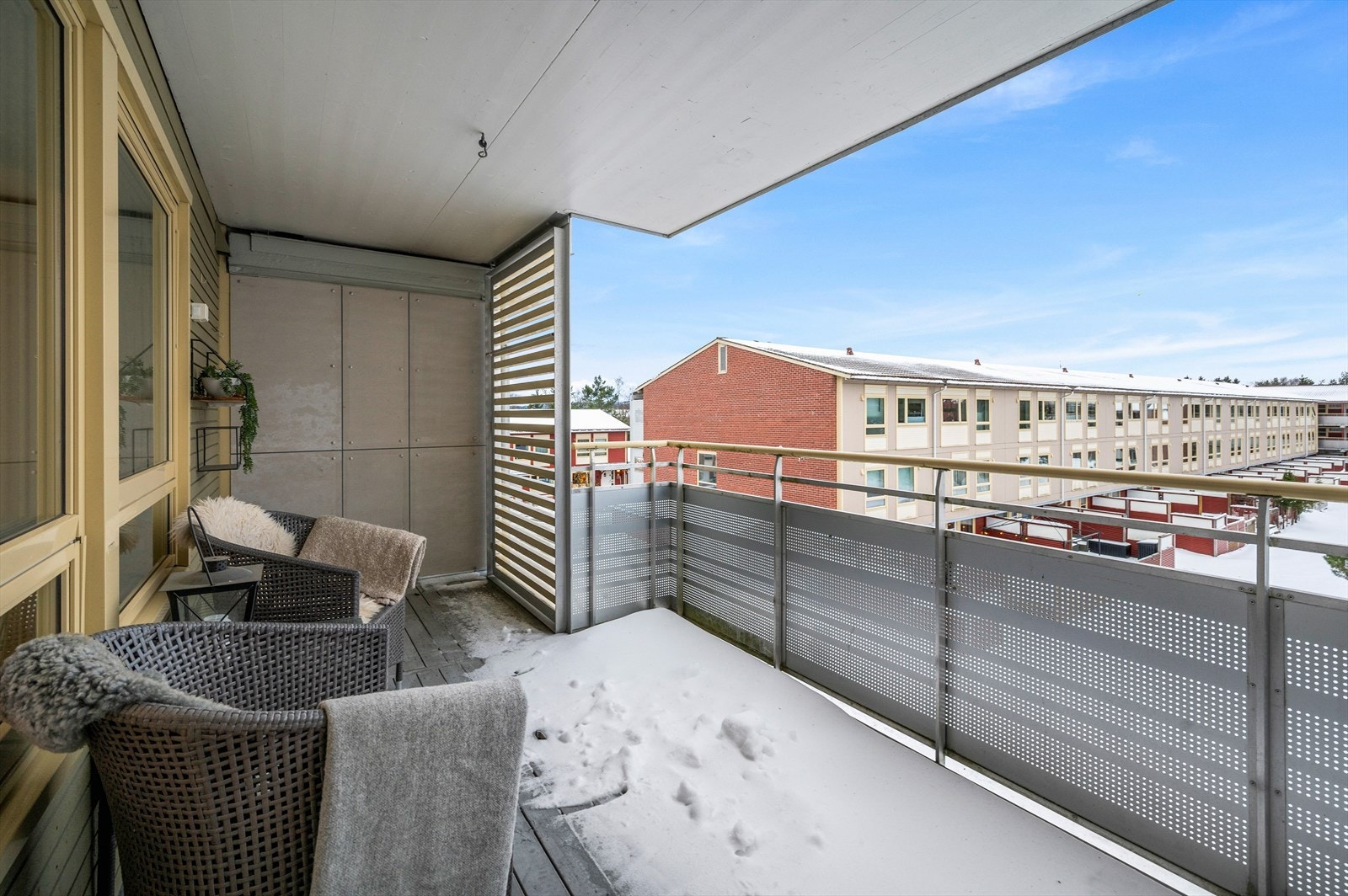 Utgang til vestvendt terrasse på 11 kvm. Galleribilde