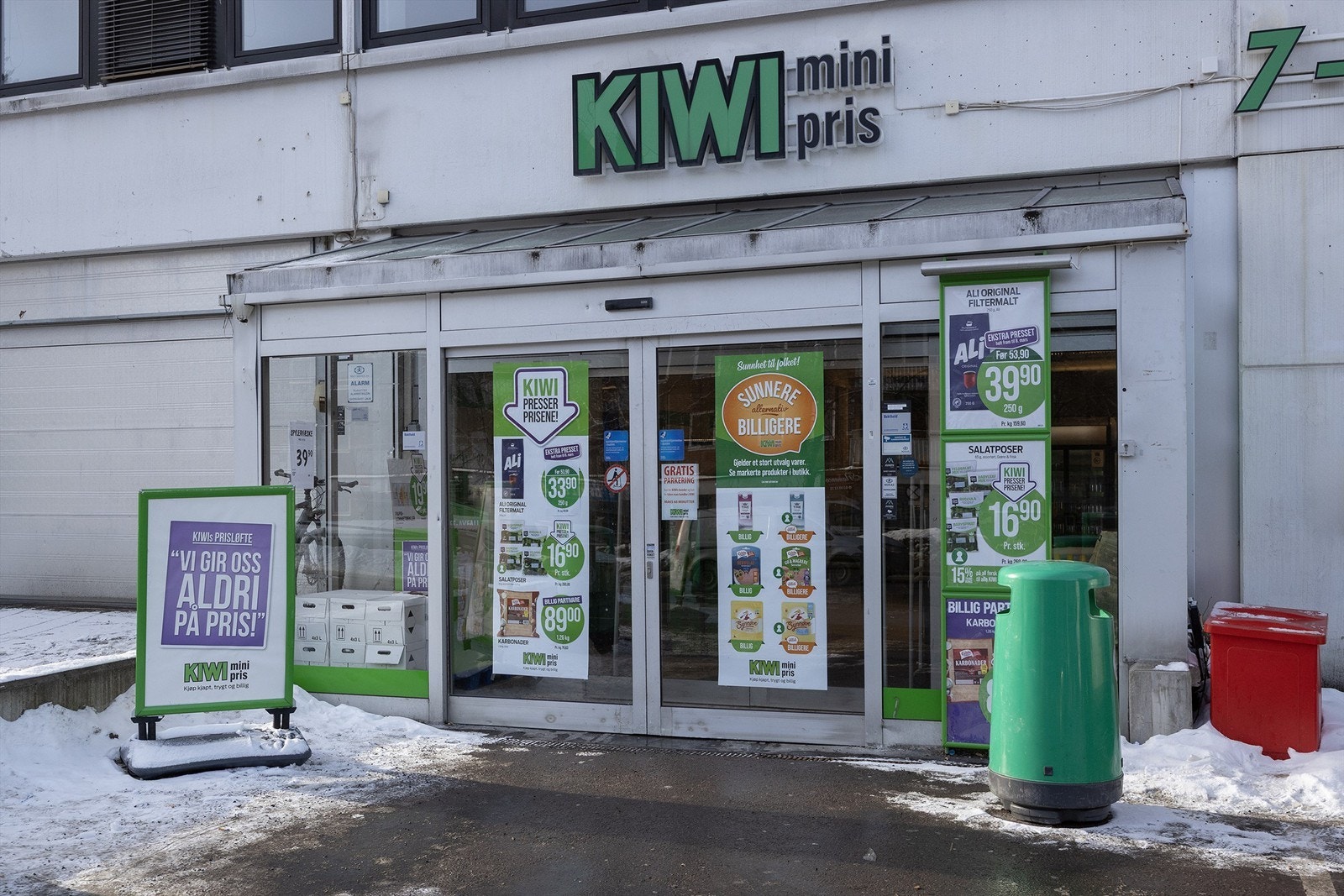 Både Kiwi og Rema 1000 ligger innen gangavstand for en enkel handel. Galleribilde