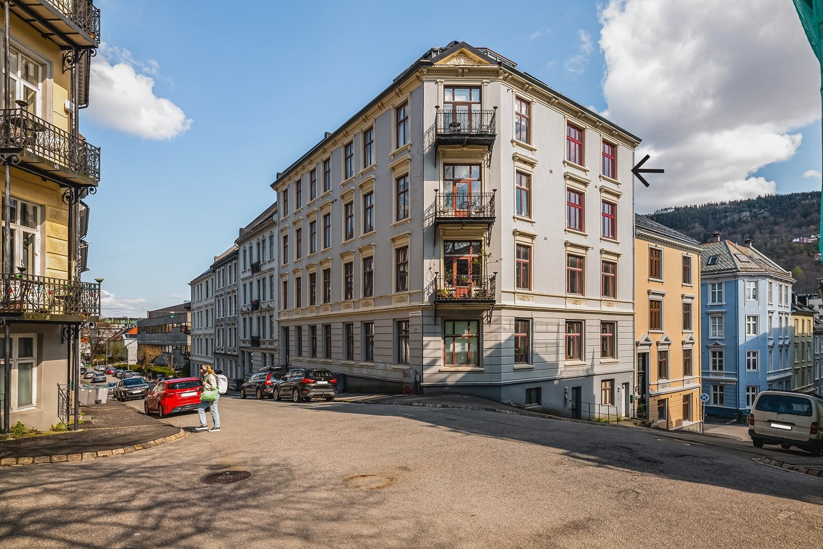 - Leiligheten ligger i en klassisk bygård i et av Bergens fineste strøk - Galleribilde