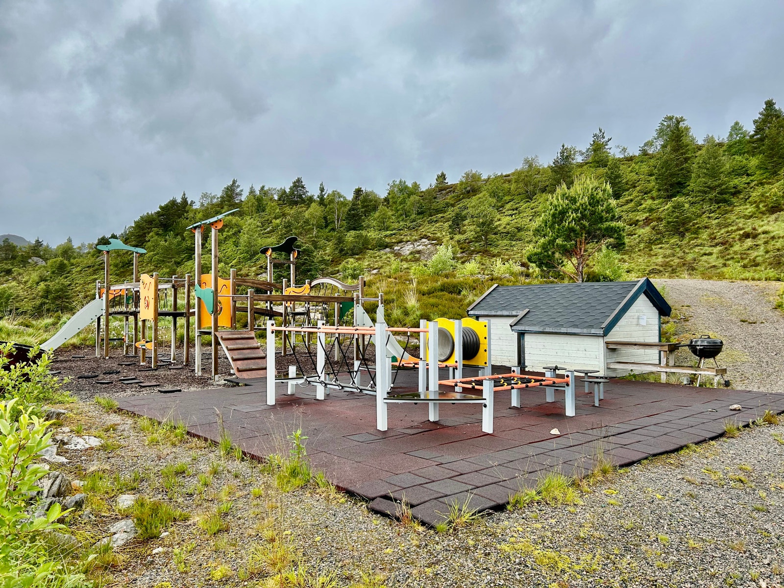 Det er satt av flere lekeplasser for barn. Galleribilde