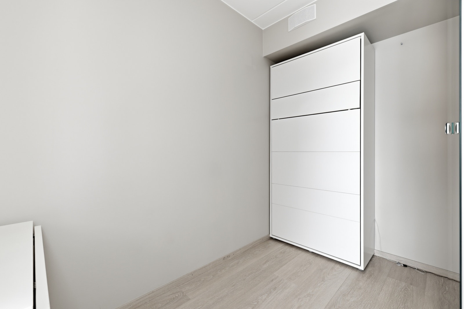 Soverom 2 som egner seg bra som gjesterom eller kontor. Veggmontert seng følger med. Galleribilde