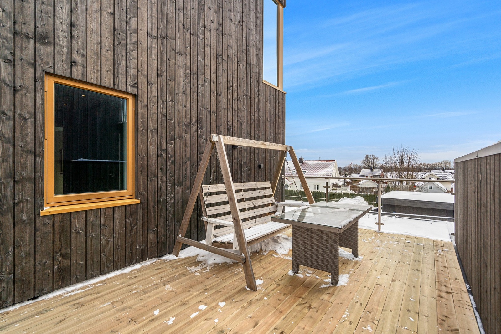 Solrik terrasse mellom boligene Galleribilde