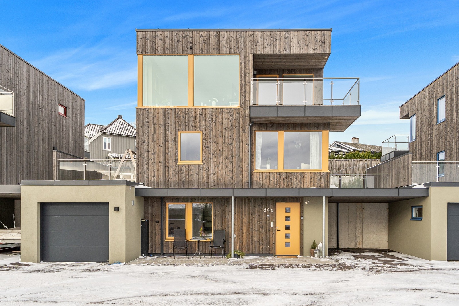 Fasademessig stilren bolig av høy klasse Galleribilde