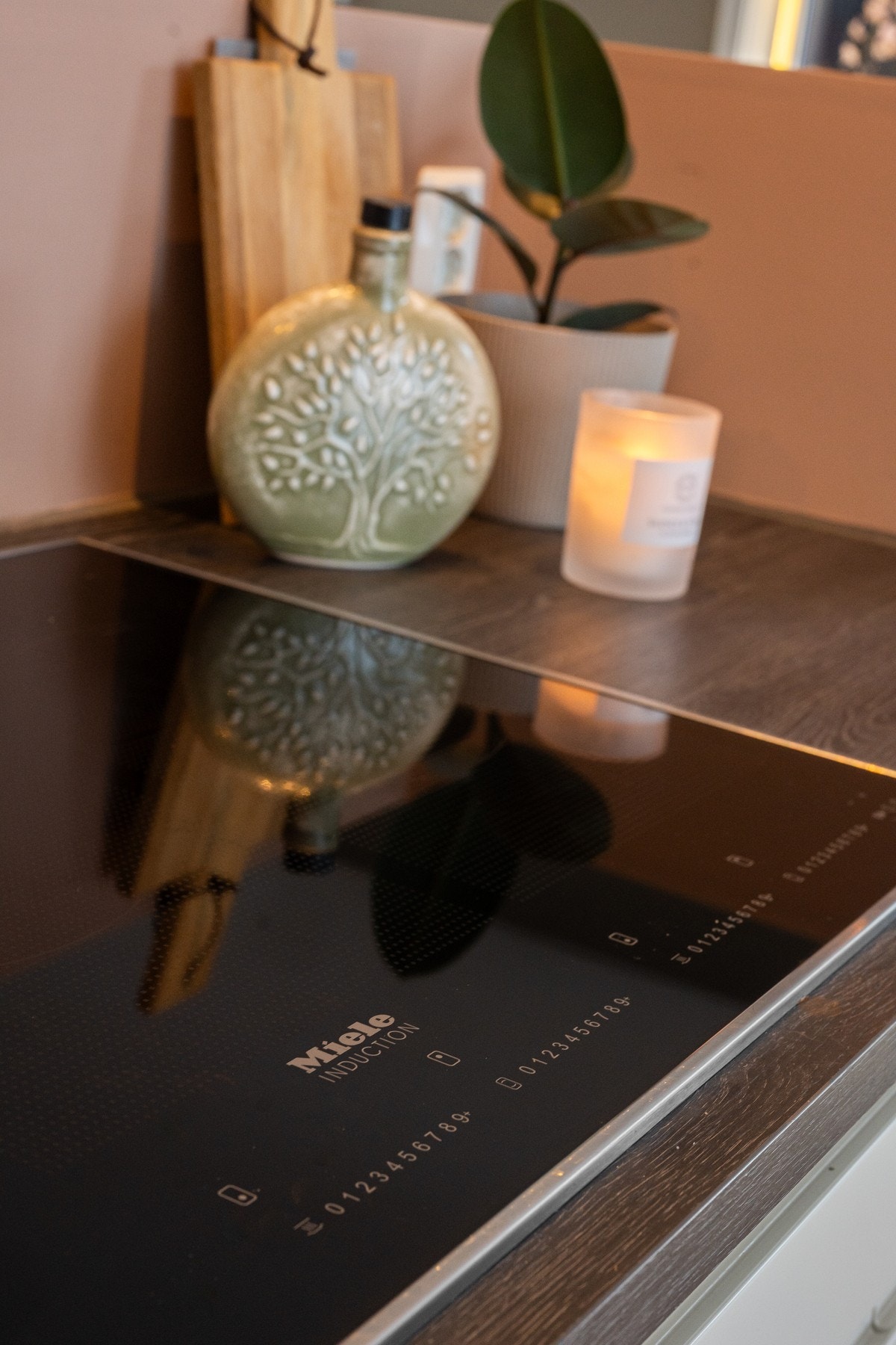 Her er det også tatt gode tekniske valg med bl.a. induksjonsplatetopp fra Miele. Galleribilde