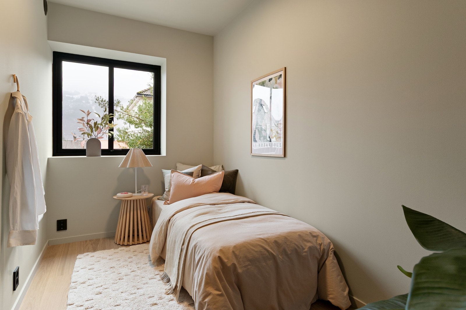 På begge soverommene er det plass til seng og garderobe. Galleribilde