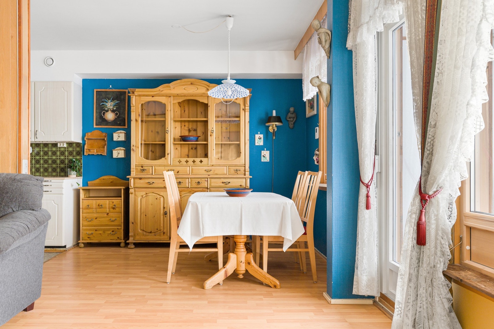 God plass til langbord, perfekt for sosiale sammenkomster med venner og familie. Galleribilde