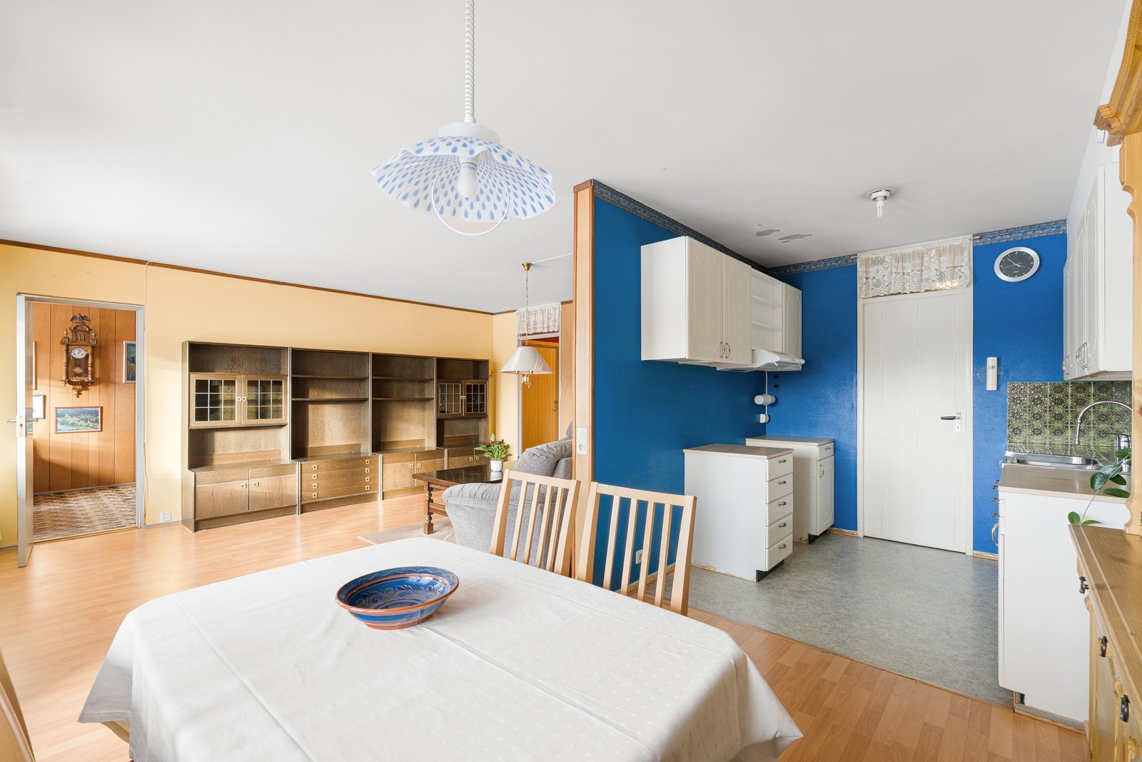 Kombinert stue- og kjøkkenløsning på 34 m². Galleribilde