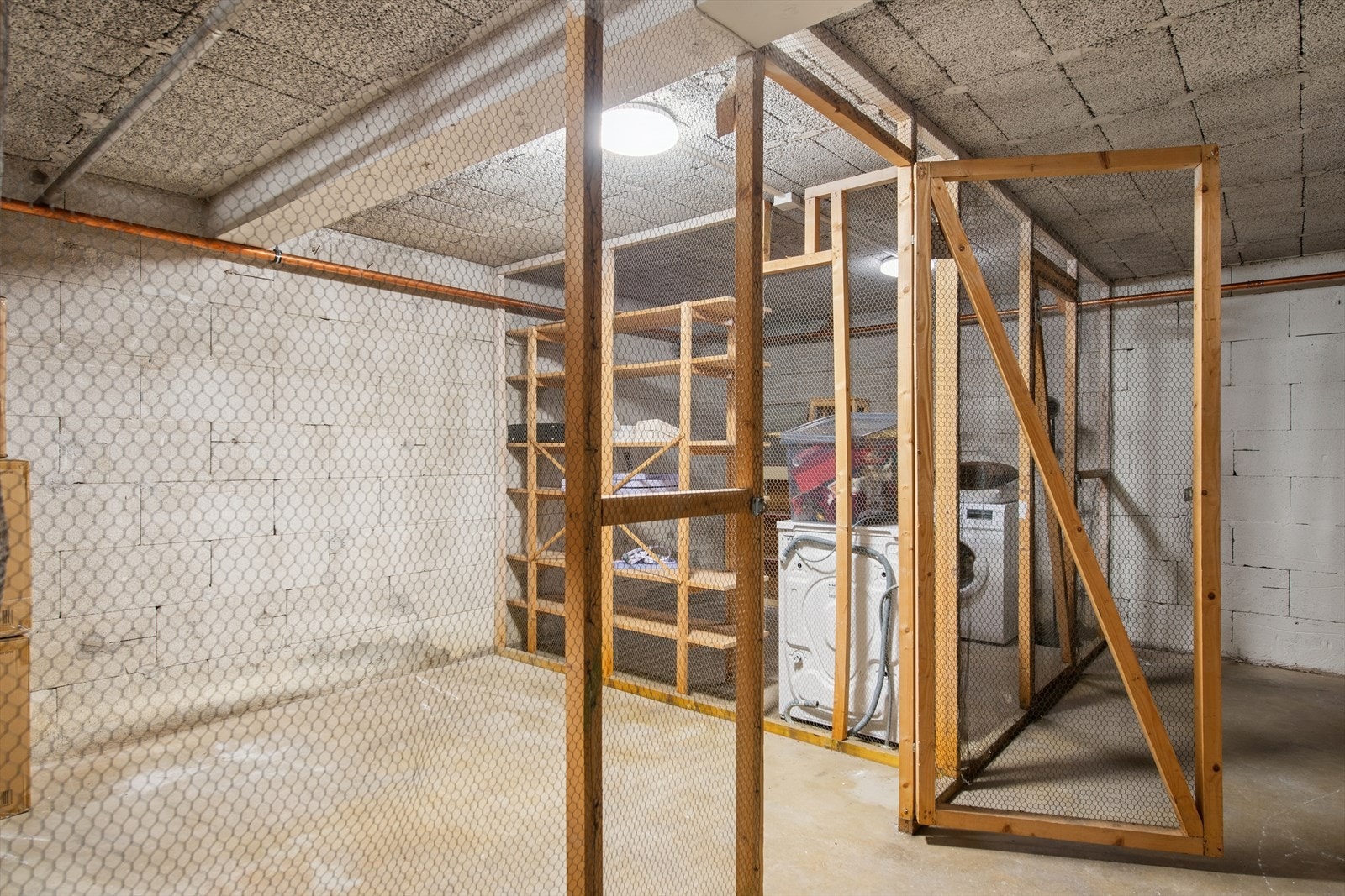 Egen bod i kjeller gir praktisk oppbevaringsplass. Galleribilde