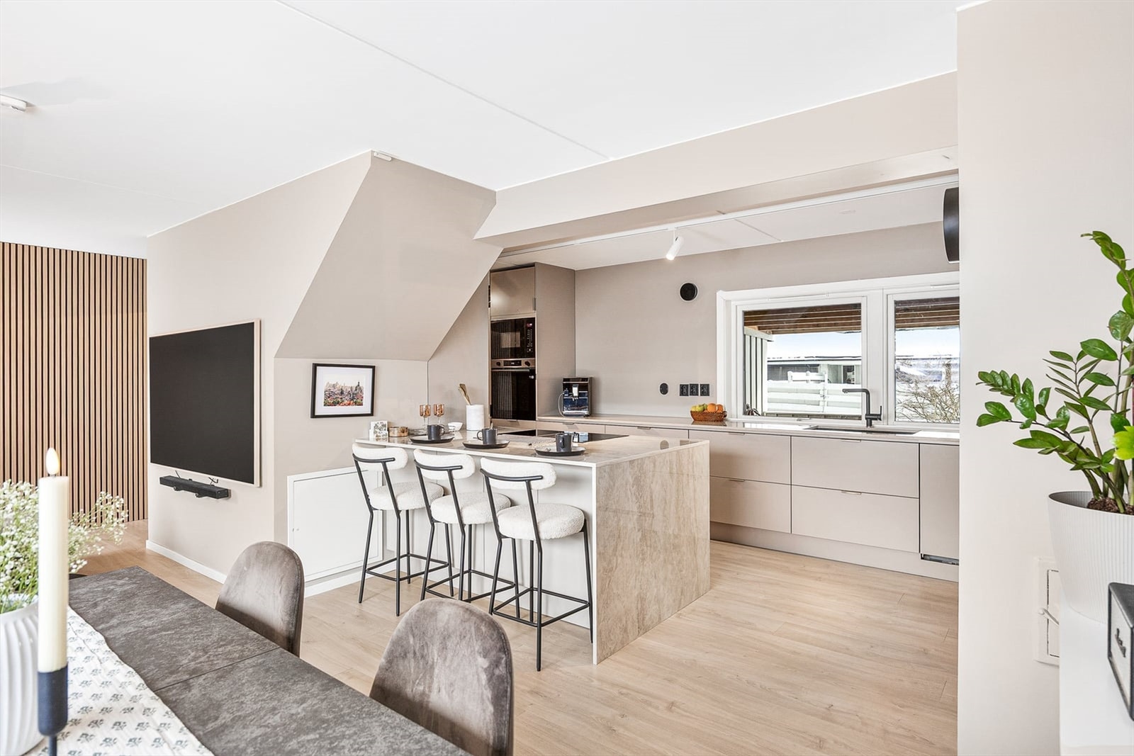 Velkommen til Åsenhagen 52D - presentert av Krogsveen v/Andreas Bergh Johannessen. Foto Image day v/Espen Edin Galleribilde