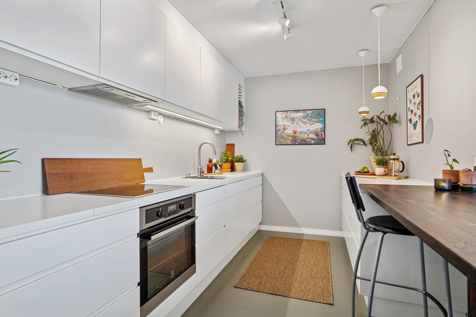 Lekkert kjøkken med innredning fra 2017. Galleribilde