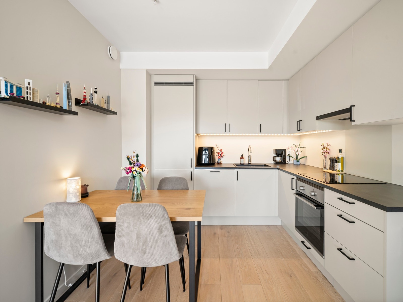 Lekker kjøkkeninnredning fra kvalitetsleverandøren Sigdal. Galleribilde