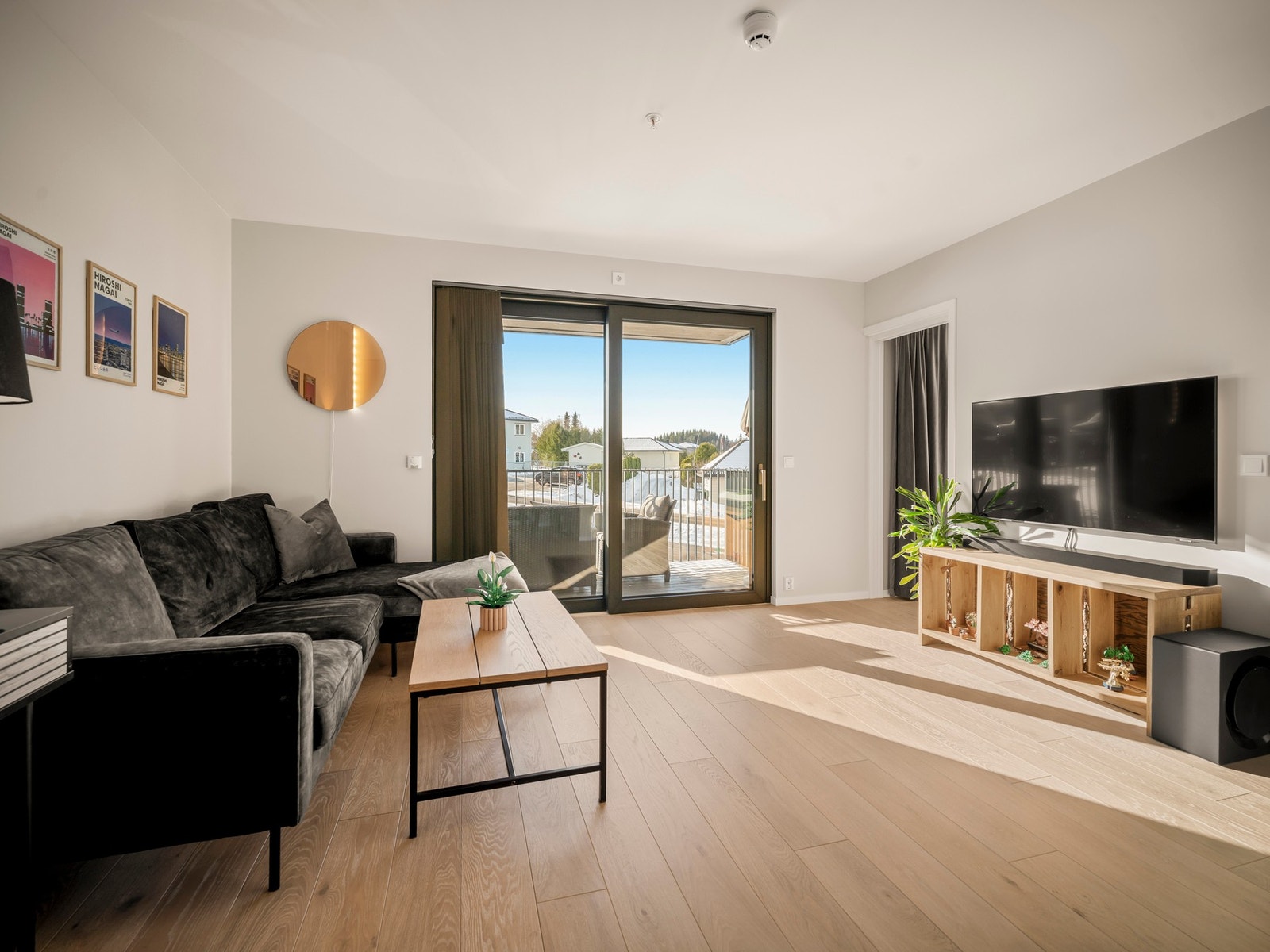 Velkommen til en strøken leilighet i Tomter Park! Presentert av Robert Borgås ved PrivatMegleren (Tlfnr. 97076899). Galleribilde