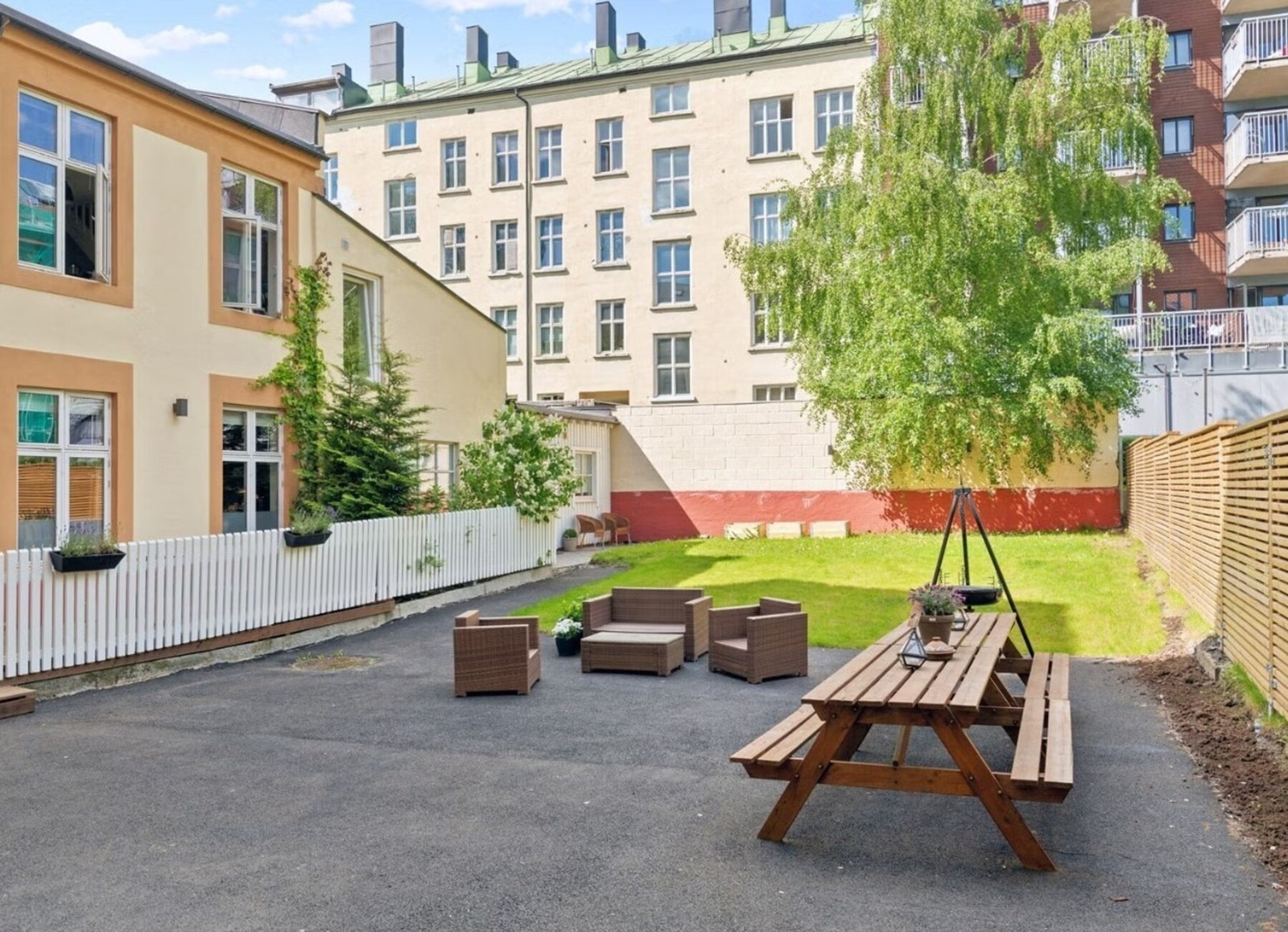 Her er det bare å nyte fine dager og kvelder i vår- og sommerhalvåret. Galleribilde