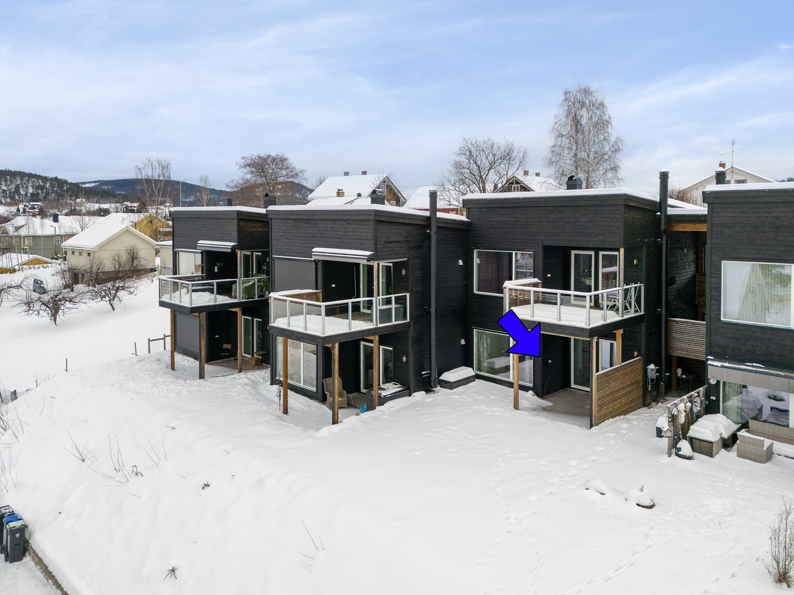 Her bor du sentralt og idyllisk til med kort gange til skoler og barnehage, samt til Lunde sentrum med dagligvare, butikker og kollektivtilbud. Galleribilde