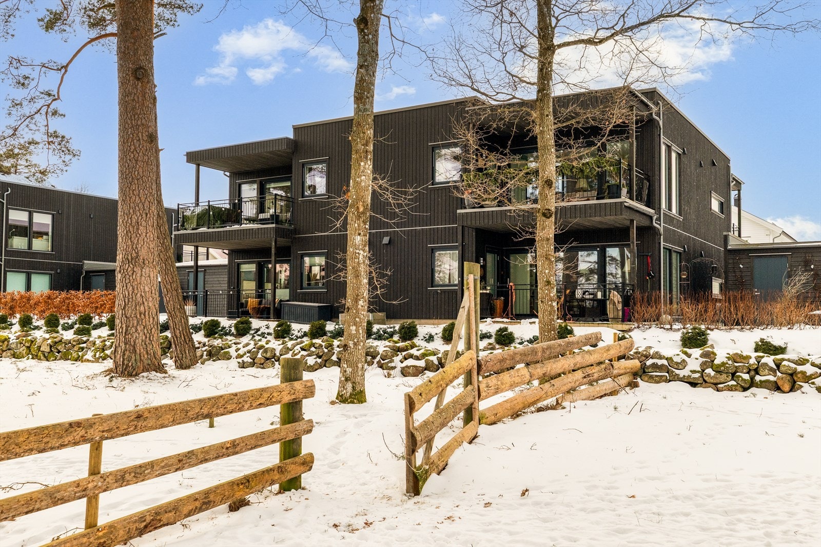 Her har du kort gåavstand til Stavern sentrum, med sitt yrende sommerliv og attraktive fasiliteter. Galleribilde