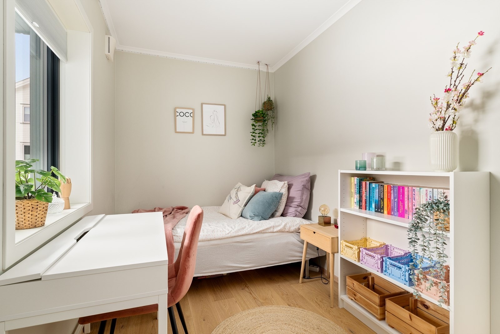 . Det andre soverommet passer perfekt som gjesterom, hjemmekontor eller barnerom - alt etter behov og livssituasjon. Galleribilde