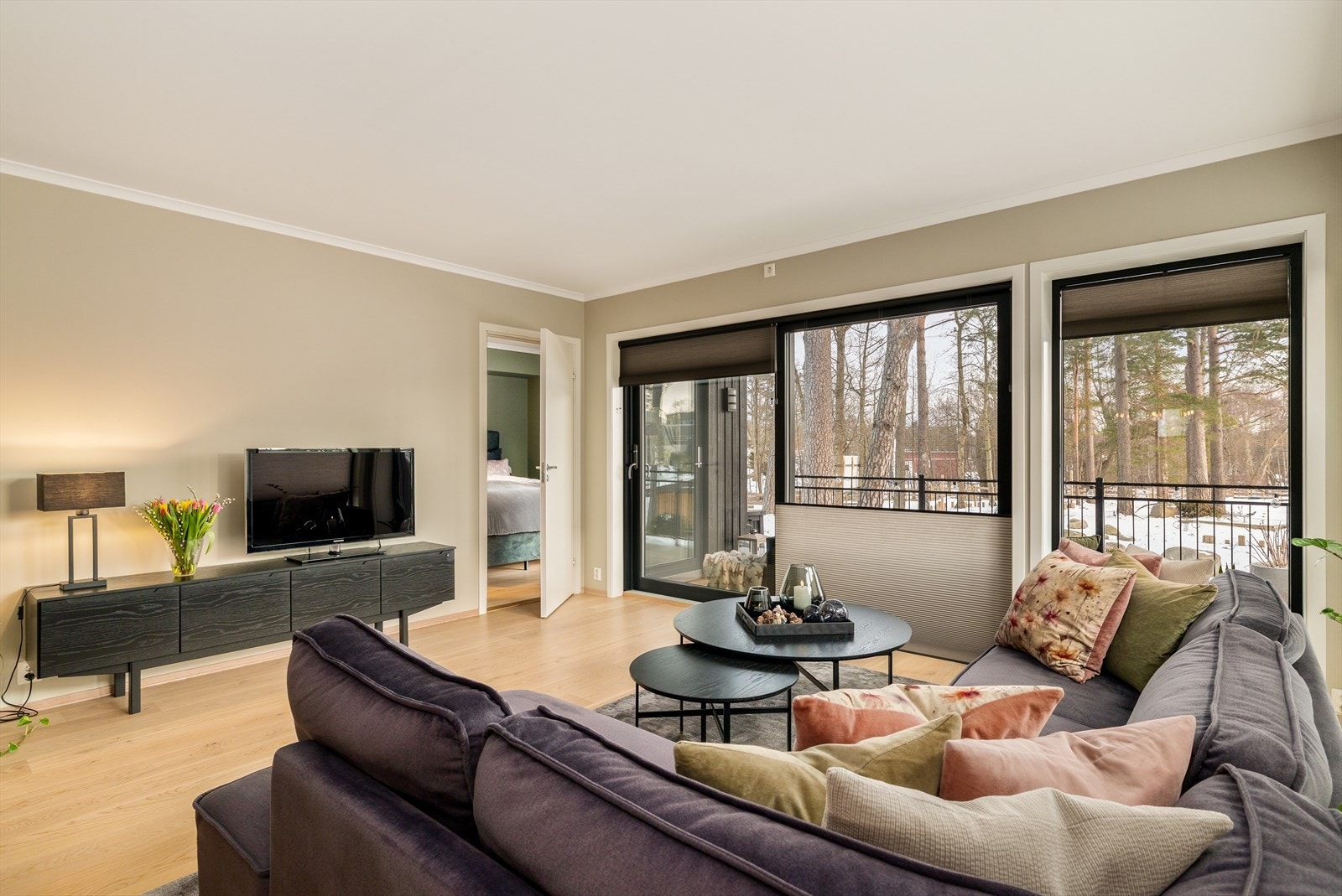 Fra stuen har du direkte adkomst til en terrasse på ca. 12,6 m² . Galleribilde