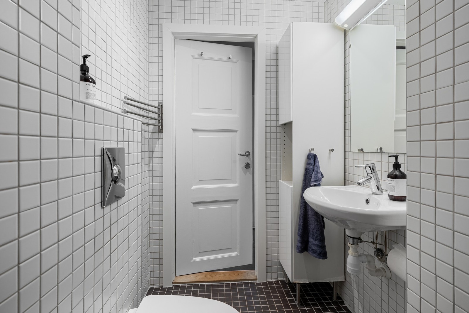 Baderomsgulvet har varmekabler som gjør det mye lettere å overleve vinteren. Galleribilde