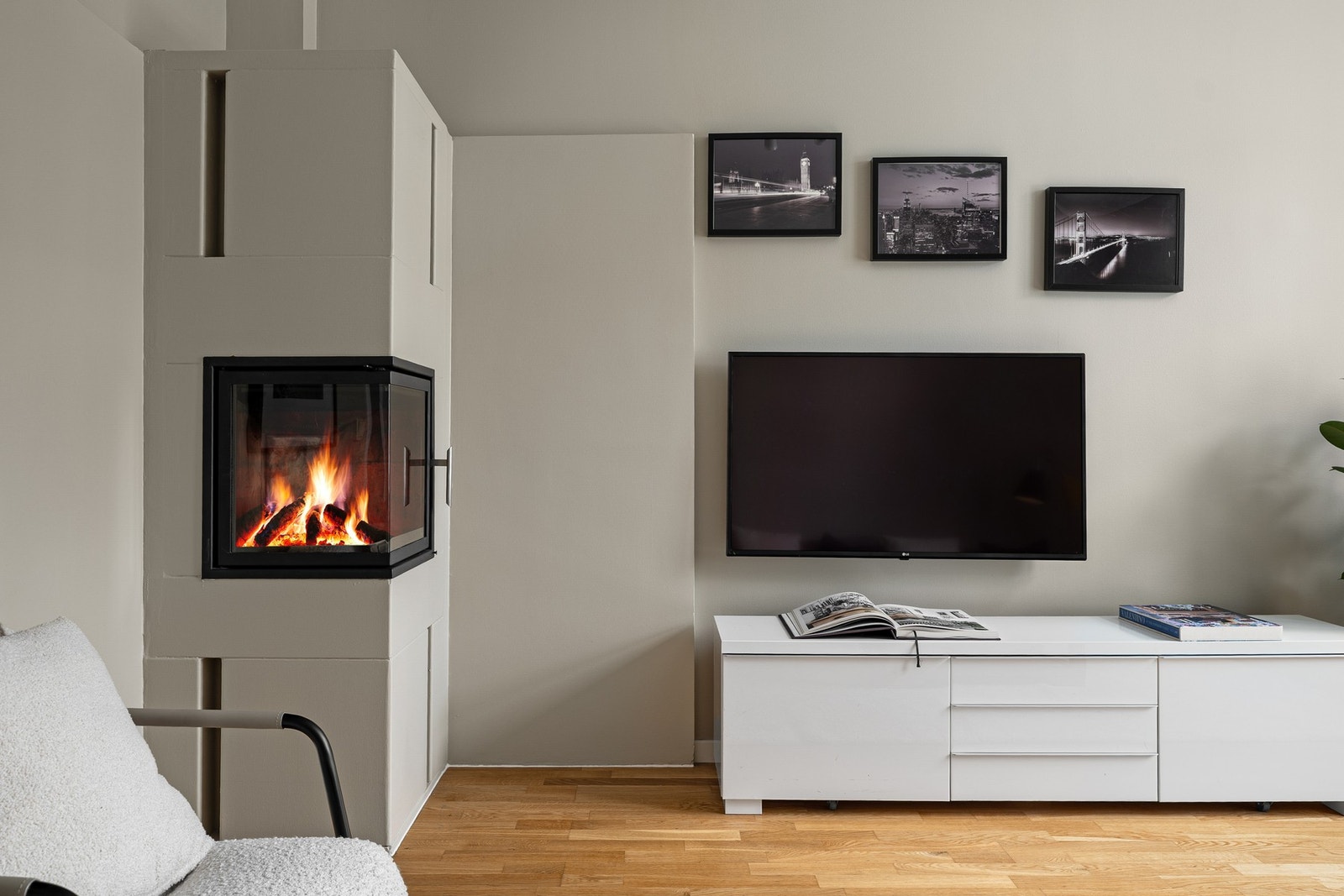 Her er det duket for mange fremtidige filmkvelder med flammer gående i peisen! Galleribilde