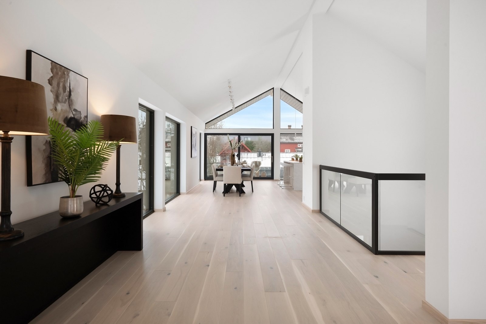 Stue/spisestue Galleribilde