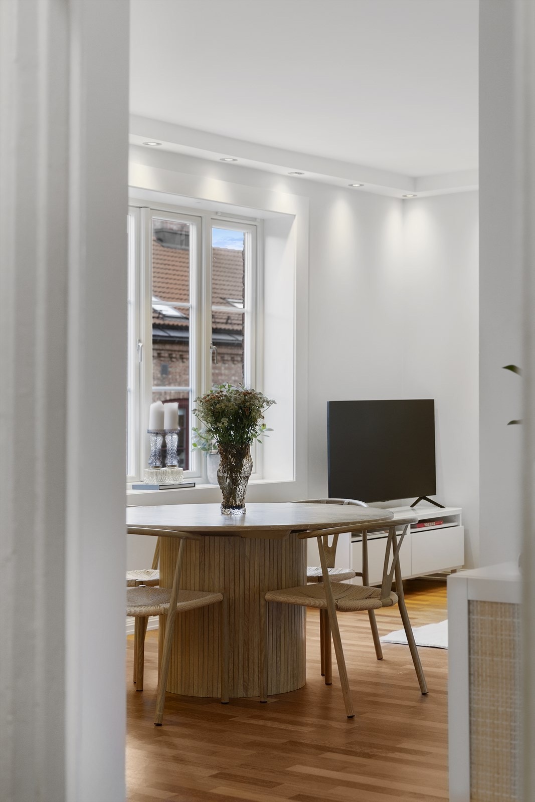 God plass til en romslig spisegruppe hvor mange gode måltid kan nytes! Galleribilde