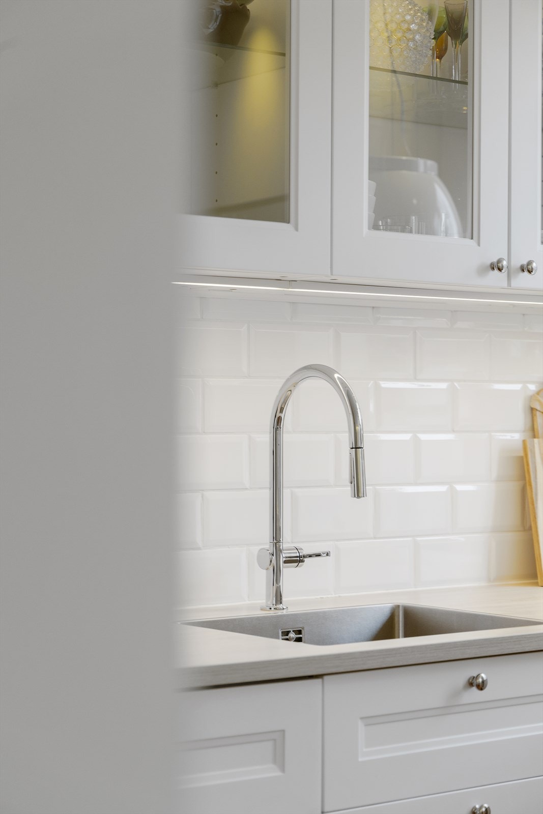 Automatisk vannstopper og komfyrvakt er montert. Galleribilde