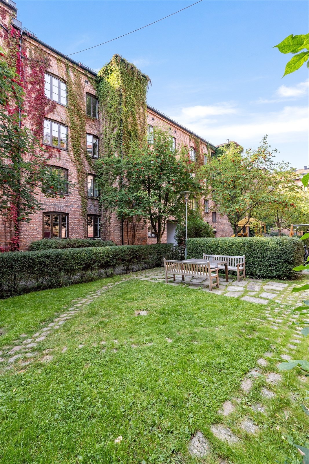 Bakgård Galleribilde