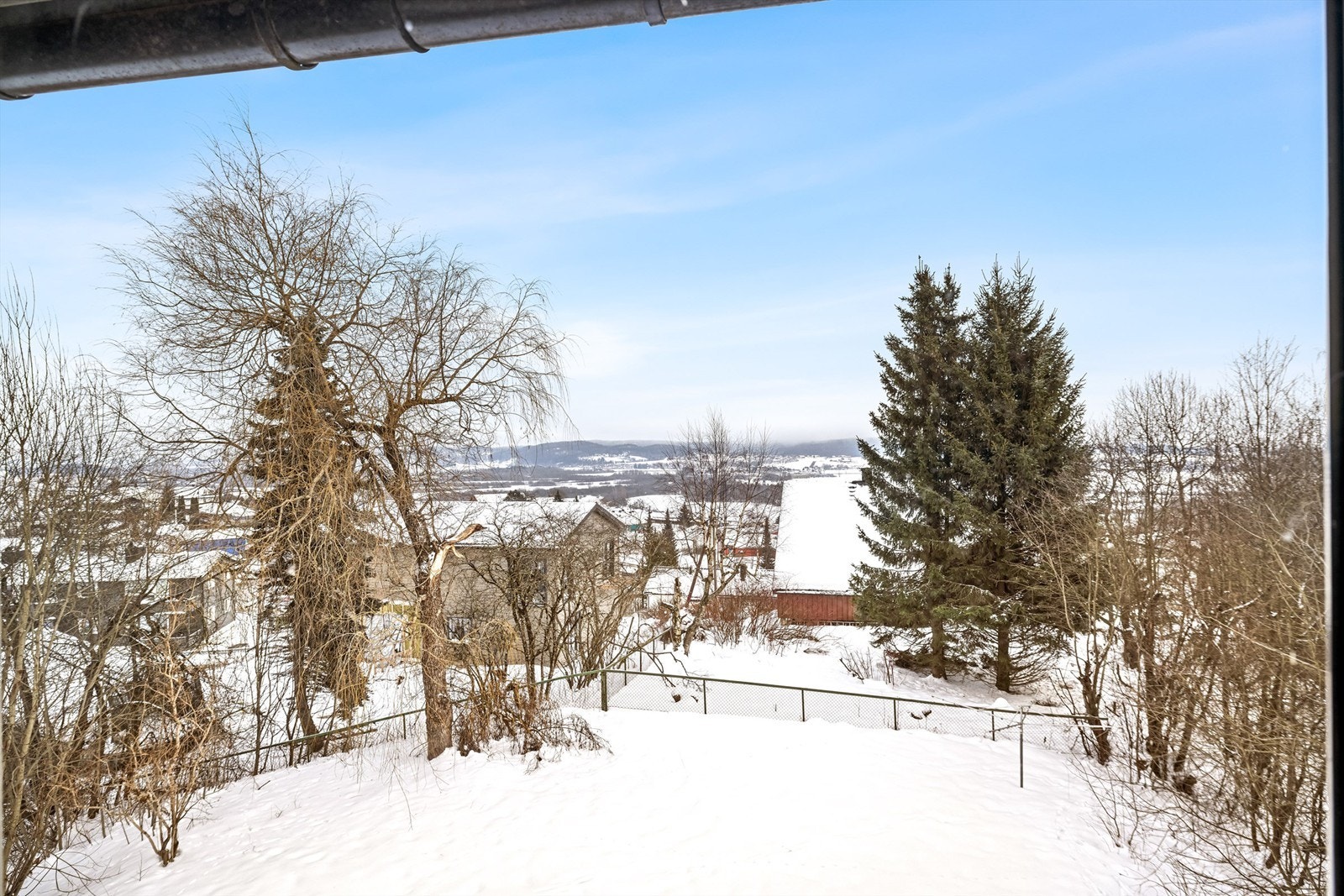 Beliggenheten er rolig og barnevennlig, med lite gjennomgangstrafikk. Galleribilde