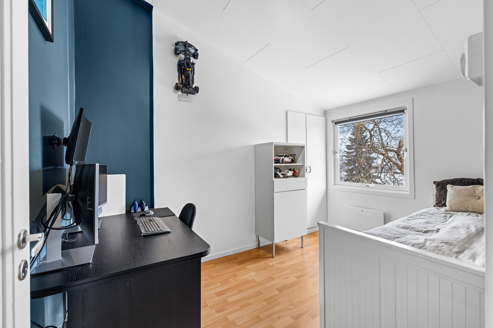 Det andre soverommet egner seg godt som barnerom, gjesterom eller kontor. Galleribilde