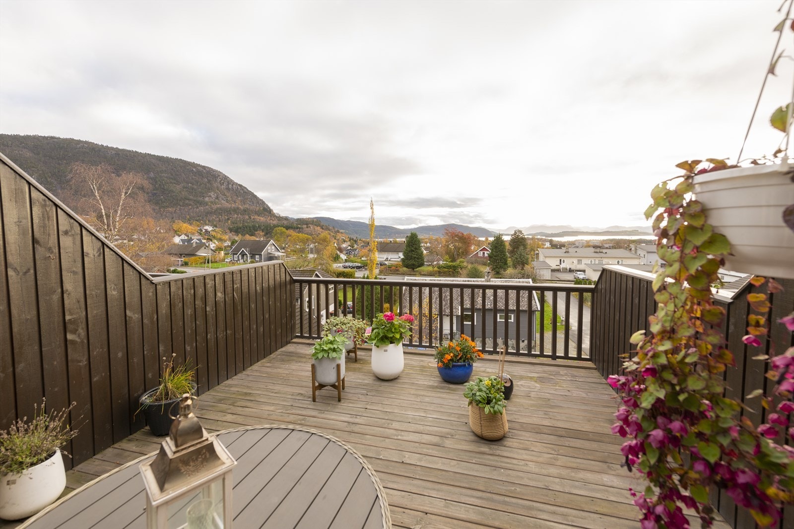 Sydvestvendt balkong. Galleribilde