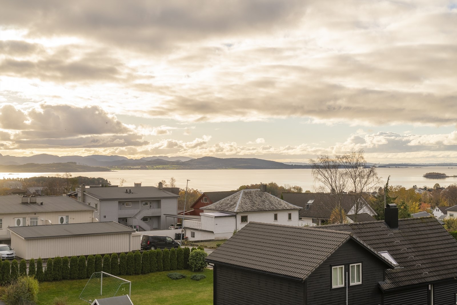 Her har du en nydelig utsikt over Jørpeland med Stavanger i bakgrunnen. Galleribilde