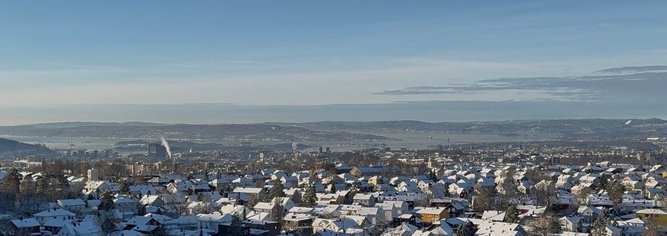 Unik panorama fjordutsikt fra leilighetens stue, spisestue og kjøkken - Leiligheten A2 ferdigstilles før sommeren 2026! Galleribilde