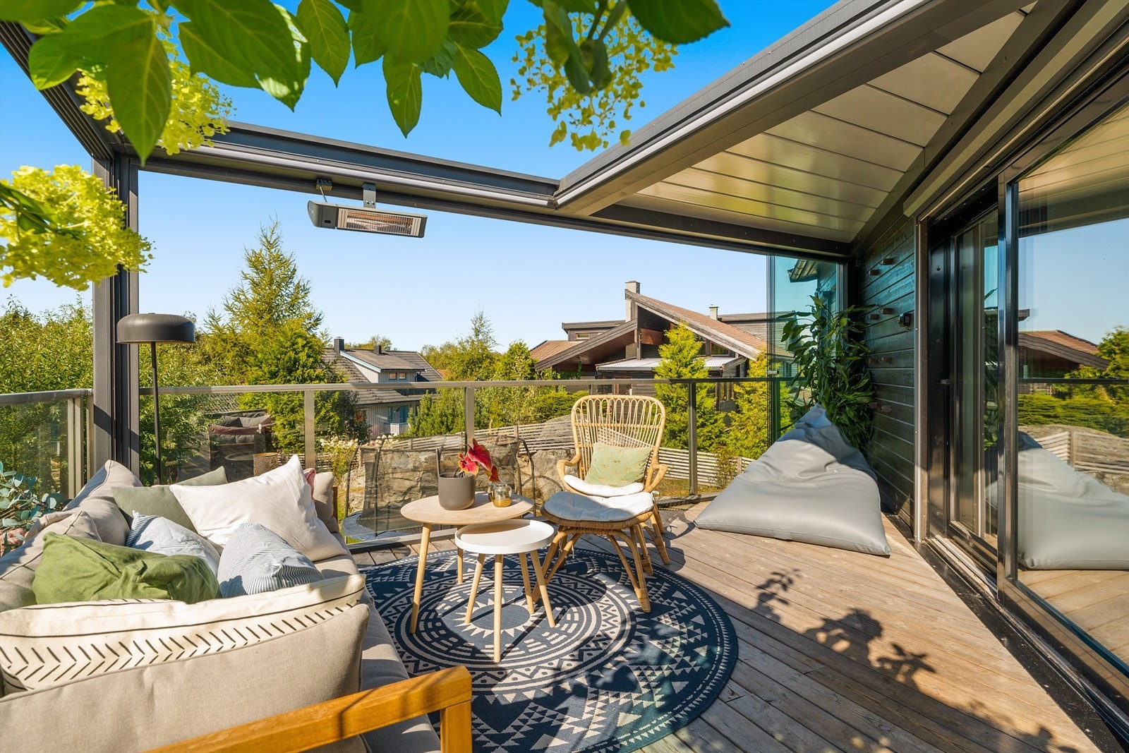 Grønn oase rett utenfor stuedøren. Galleribilde