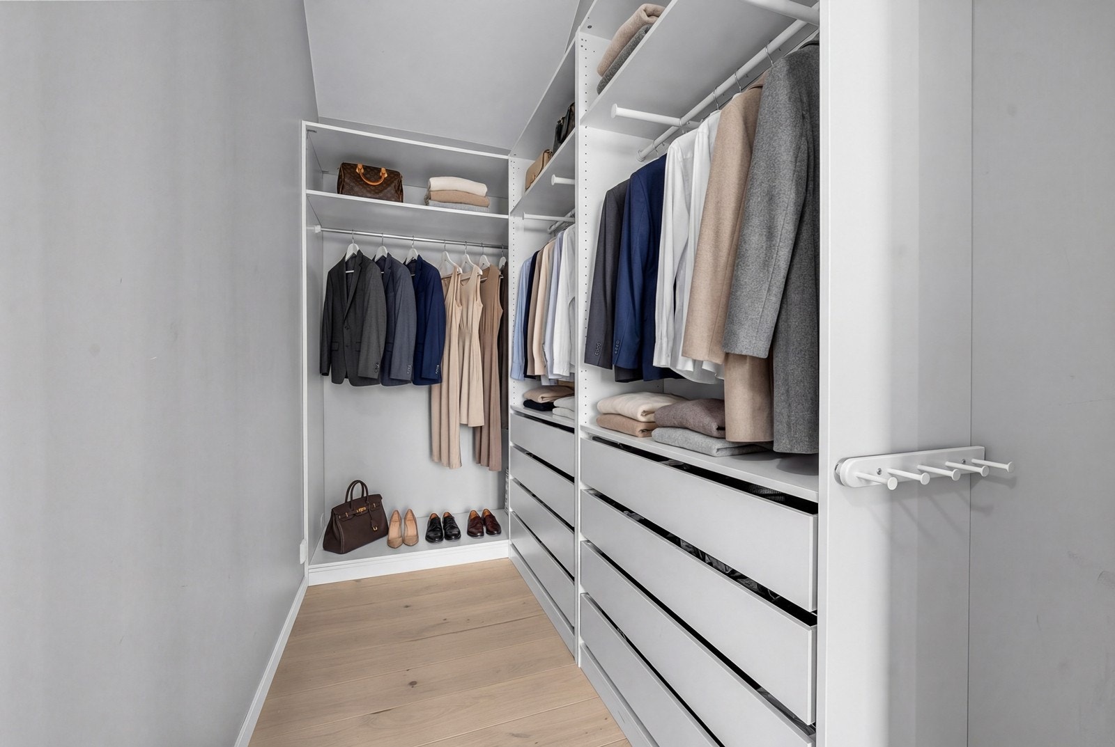 Walk-in/bod med digitale klær. Galleribilde