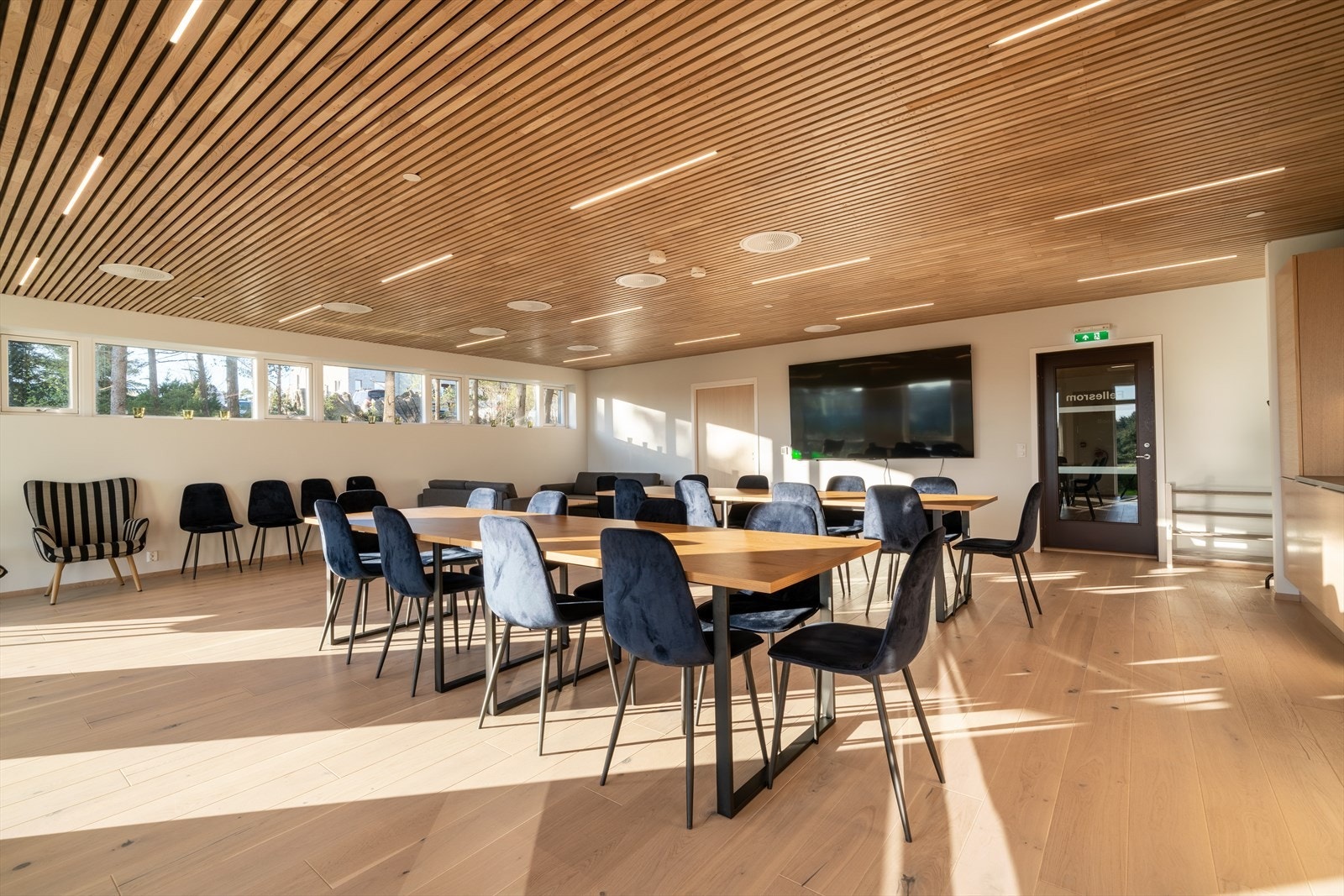 Som beboer i sameiet har du tilgang til et selskapslokale, som kan brukes til sammenkomster og arrangementer. Galleribilde