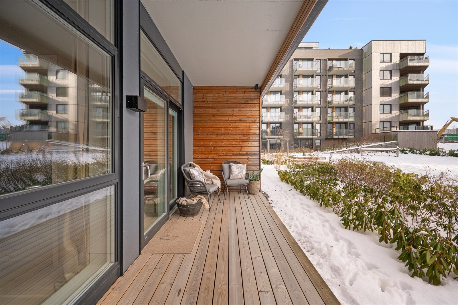 Med sør-østvendt plassering kan du nyte flotte solforhold på finværsdagene. Galleribilde