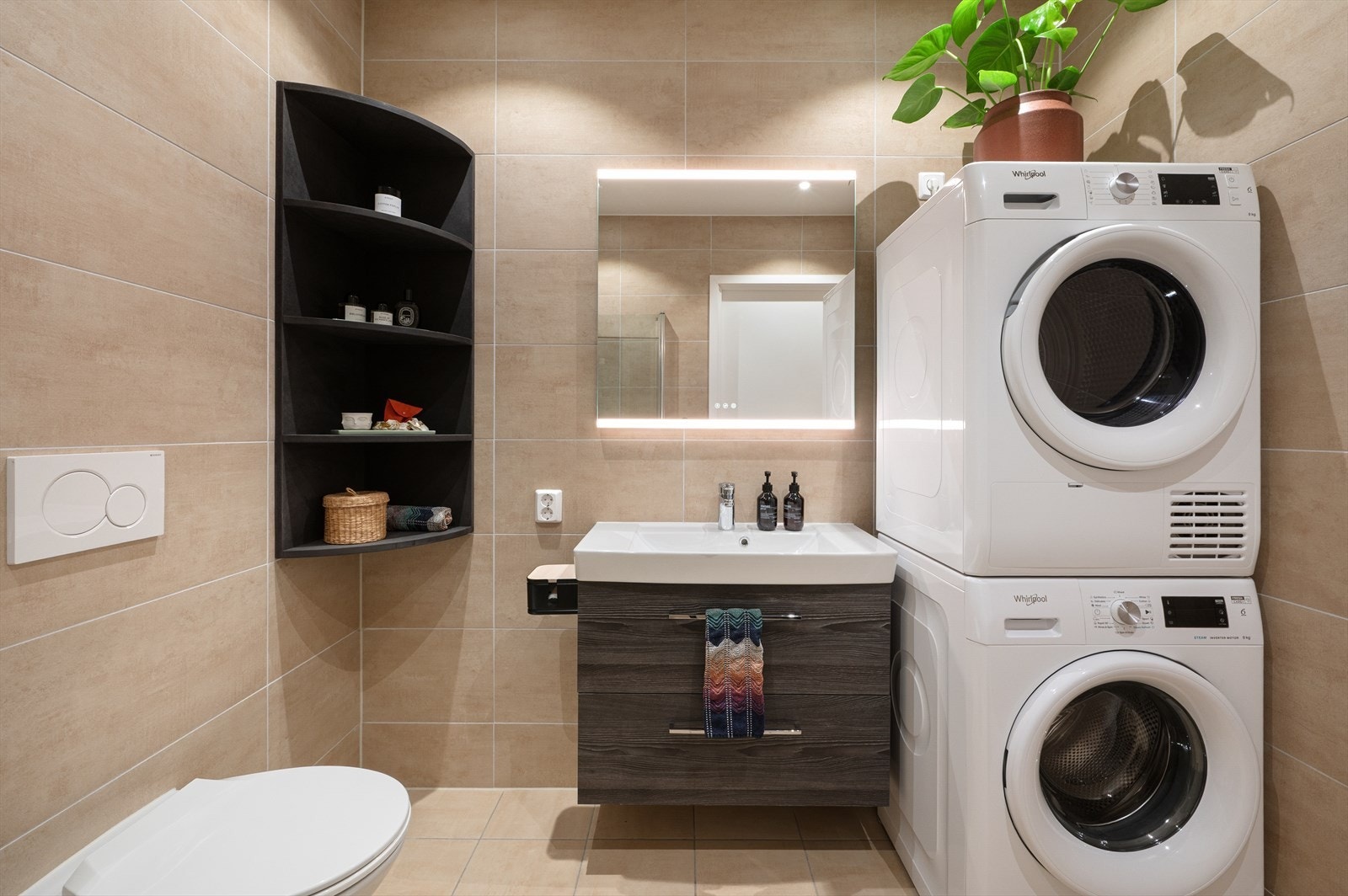 Det er opplegg for vaskemaskin og tørketrommel. Galleribilde